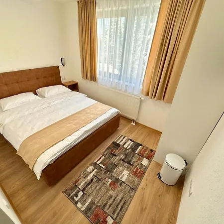 Apartment Ris *