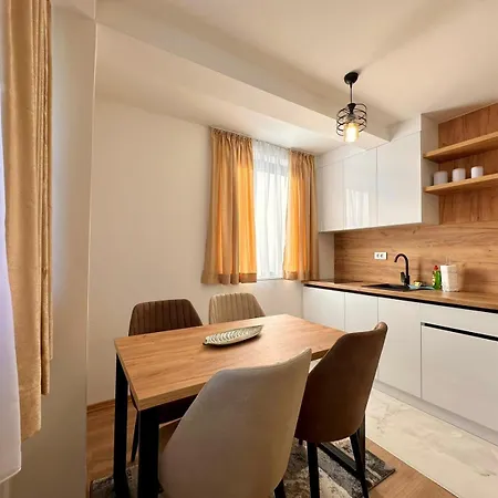 Ris Apartment *