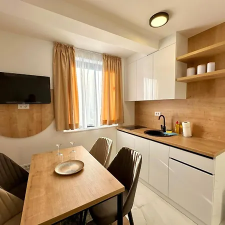 Ris Apartment *